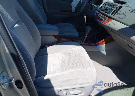 2004 Toyota Camry Le/Xle/Se из США, поврежденный, VIN 4T1BE32K24U921107